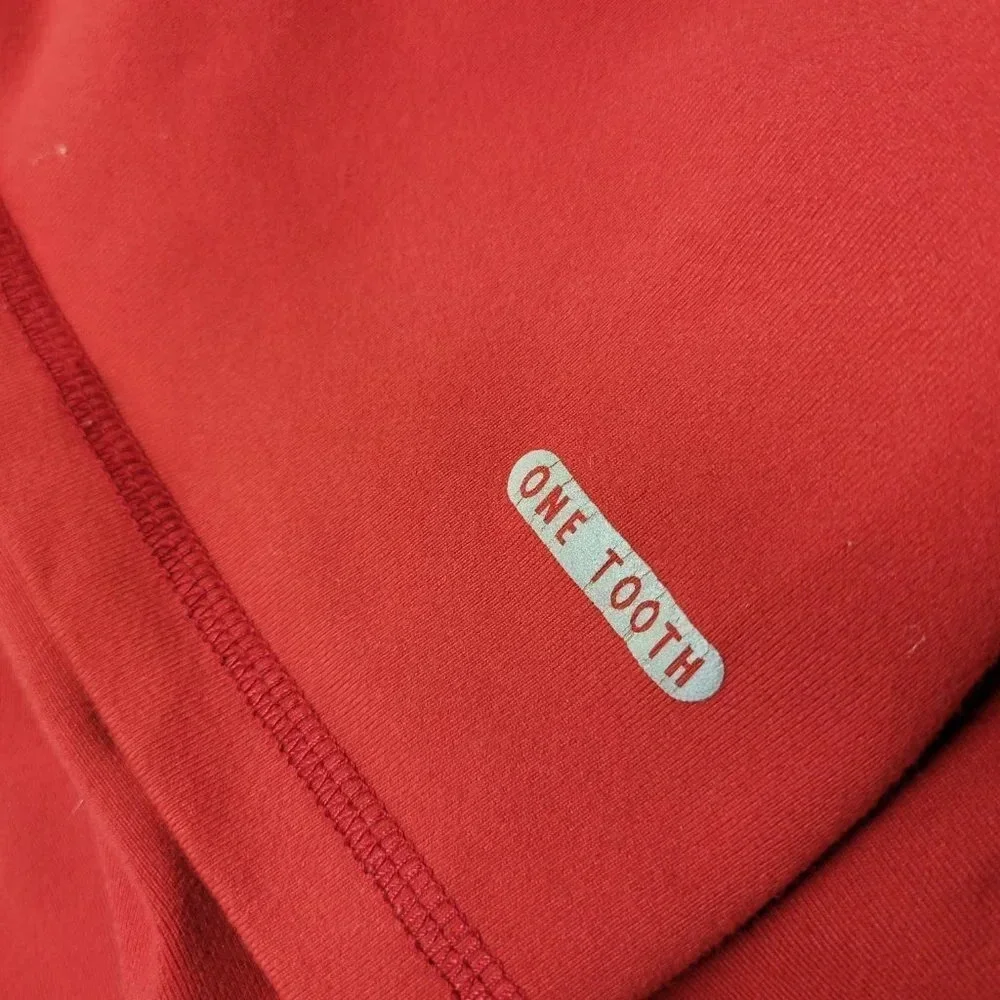 One Tooth  Tank - Picture 3 of 3